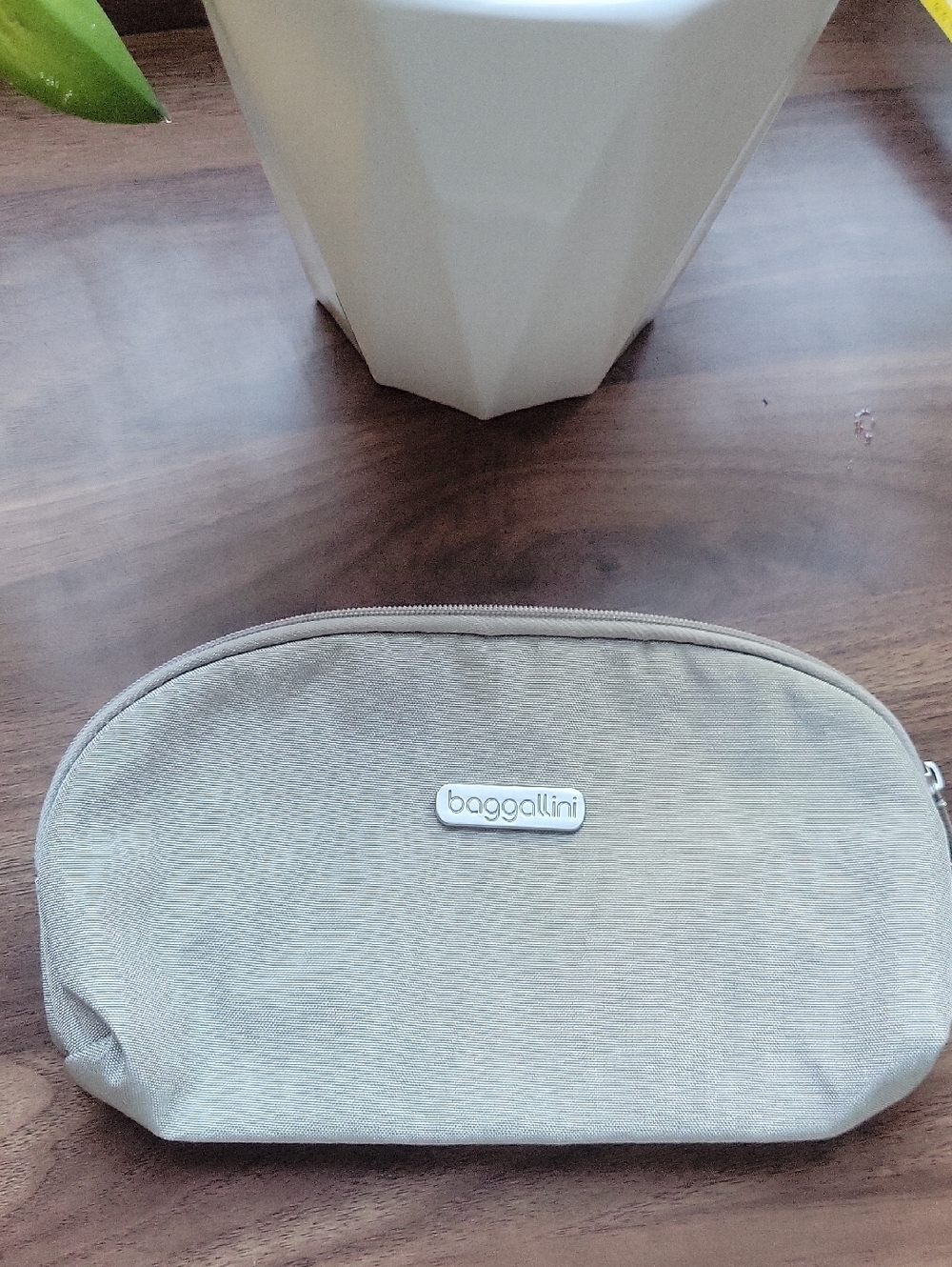 Baggallini Light Gray Cosmetic Pouch